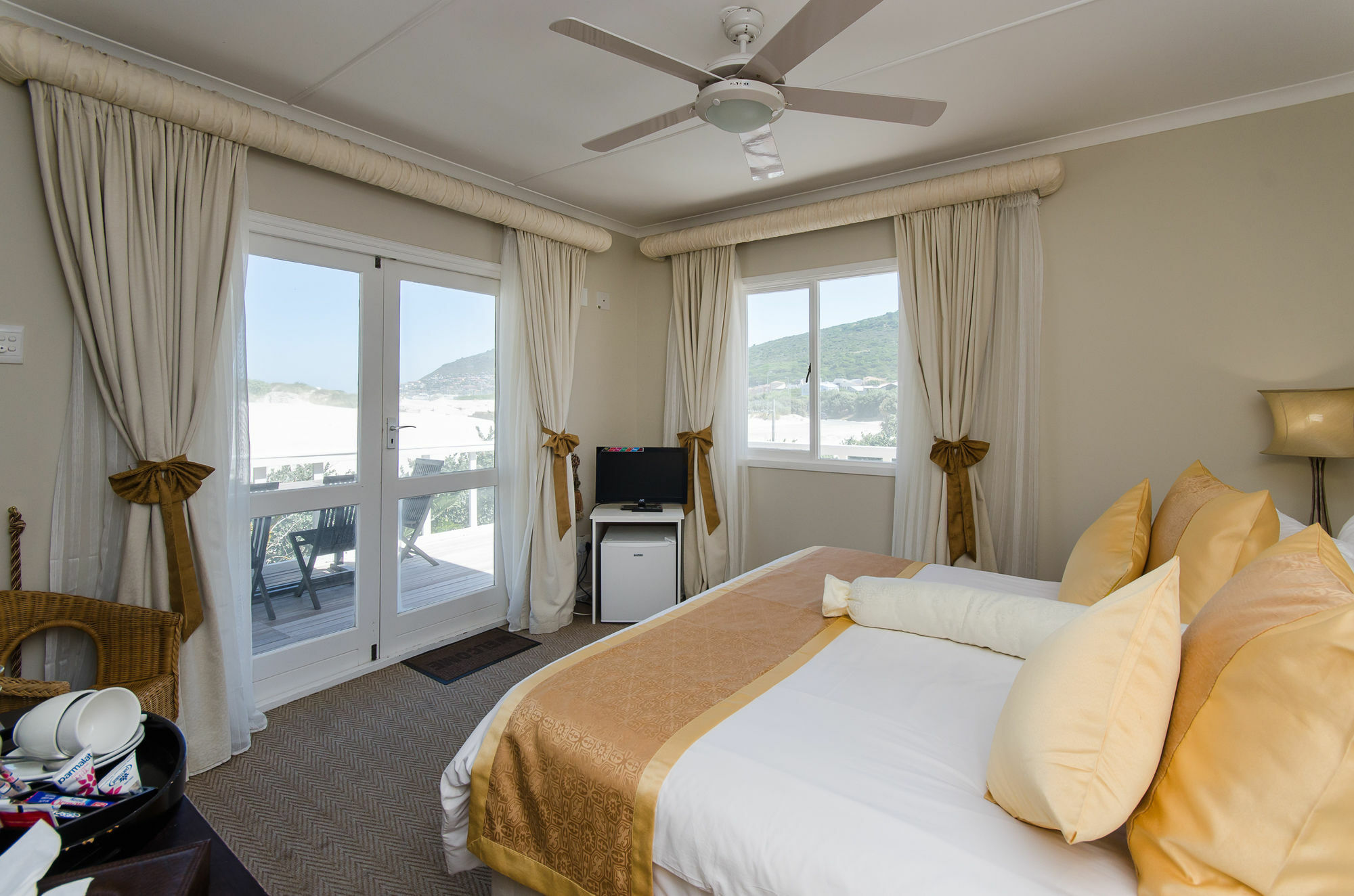 The Beach House Guest House Kaapstad Buitenkant foto